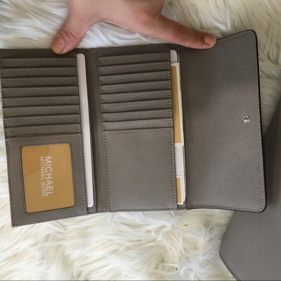 Last set✨Michael Kors medium Selma Satchel wallet - Picture 4 of 8